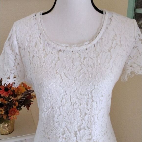 Isaac Mizrahi Lace Top - Picture 2 of 9